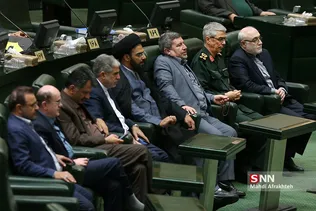 حضور سرلشگر باقری در صحن علنی مجلس شورای اسلامی