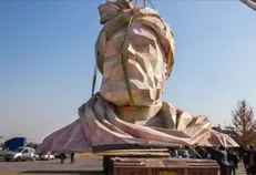 سردیس ۸ و نیم متری فردوسی در دانشگاه فردوسی نصب شد
