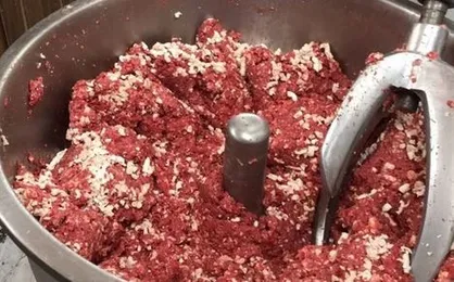 توضیح مقام مسئول درباره گوشت چرخ&zwnj;کرده غیربهداشتی / فروشندگان باید گوشت را در حضور مشتری چرخ کنند