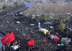 «نصف جهان در خیابان»/ مردم اصفهان در بدرقه ۲۷ لاله پرپر حادثه تروریستی سیستان و بلوچستان سنگ تمام گذاشتند + فیلم