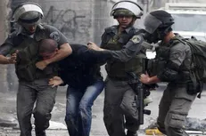 صهیونیست‌ها با یورش به منازل فلسطینی‌ها ۱۶ نفر را ربودند
