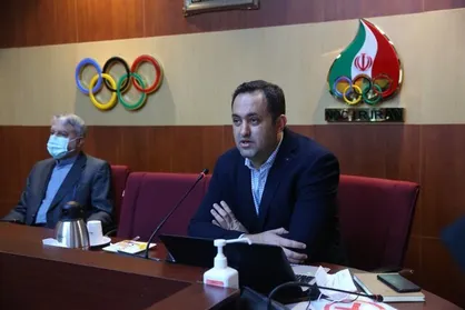 فخری: قول می&zwnj;دهیم لباس کاروان در بازی&zwnj;های آسیایی بهترین باشد/ فدراسیون فوتبال قول داده تا آخر همین ماه تکلیف قرارداد کادرفنی تیم امید را مشخص کند + فیلم