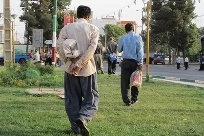 آستان قدس و کمیته امداد فکری به حال کارگران روزمرد کنند