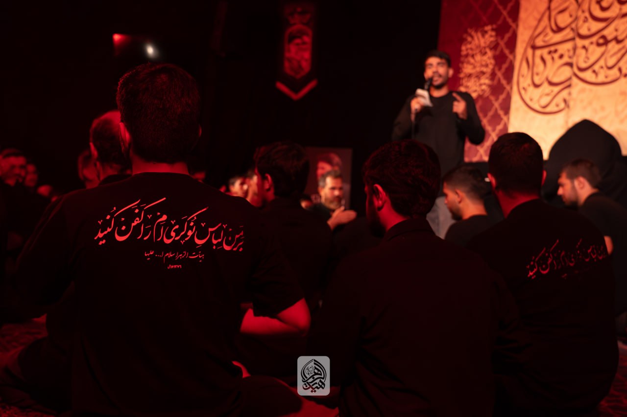 از نیمکتهای شریف تا خادمی در هیأت؛ روایت دانشجوهایی که برای عزاداری پای کار آمدند از نیمکتهای شریف تا خادمی در هیأت؛ روایت دانشجوهایی که برای عزاداری پای کار آمدند