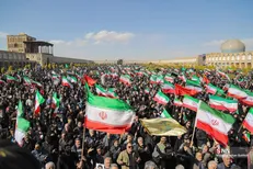 بیعت تاریخی ملت ایران با آیت الله سید مجتبی حسینی خامنه‌ای سومین رهبر انقلاب اسلامی در سراسر کشور + فیلم