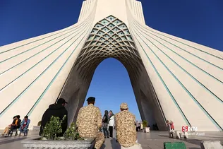حال و هوای نوروزی برج آزادی