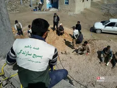 یک بخشدار پس از ۷ روز با خودروی گران قیمت به روستای سیل زده آمد/ خدمت رسانی بی‎توقع دانشجویان دانشگاه آزاد بجنورد