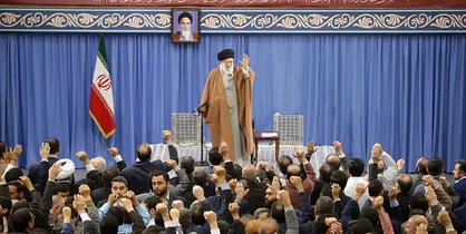 پخش سخنرانی رهبر انقلاب در جمع مداحان از شبکه افق