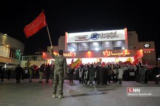 تحصن اعلام خون خواهی دانشجویان در فرودگاه مهرآباد