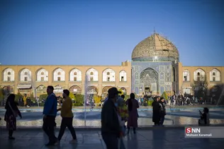 مسافران نوروزی در میدان امام اصفهان