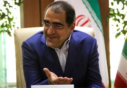پاسخ عجیب وزیر بهداشت به بیمار دردمندی که تقاضای کمک دارد: فیزیوتراپی نمی&lrm;خواهد؛ بمالید! + فیلم