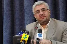 مدیریت رهبر آینده درخشانی را در دانشگاه آزاد نوید می دهد/ با توجه به سابقه رهبر هجمه ها به دانشگاه آزاد کاهش می یابد
