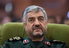 فرمانده سپاه در جمع راهپیمایان ۲۲ بهمن حاضر شد