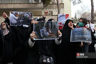تجمع دانشجویان و طلاب در مقابل سفارت هندوستان
