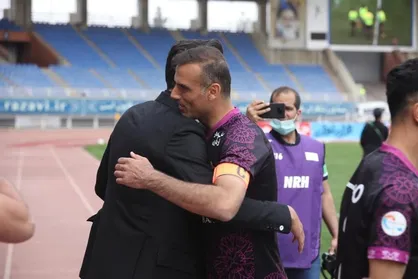خشم سید جلال حسینی در رختکن پرسپولیس؛ چرا گل نمیزنید