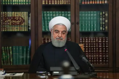 روحانی در گفتگو با وزیر بهداشت: مردم هشدار&zwnj;های مسئولین را جدی نگیرند، محدودیت&zwnj;ها را باز می&zwnj;گردانیم