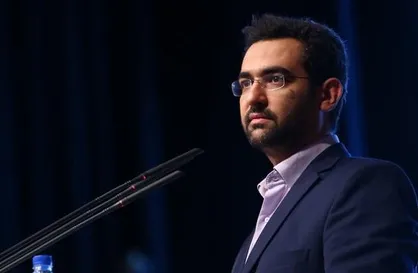 فیلم/ واکنش تحسین&zwnj;برانگیز آذری جهرمی به استفاده از القاب تملق آمیز