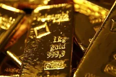 سقوط ۲ درصدی قیمت جهانی طلا پس از بیانیه فدرال‌رزرو
