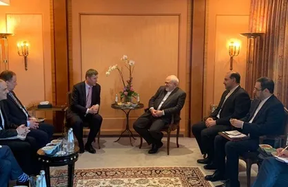 دیدار و گفتگوی ظریف با وزیر خارجه چک در مونیخ