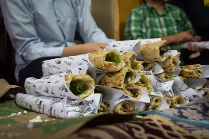 نماهنگ &laquo;افطاری ساده در مناطق سیل&zwnj;زده&raquo;