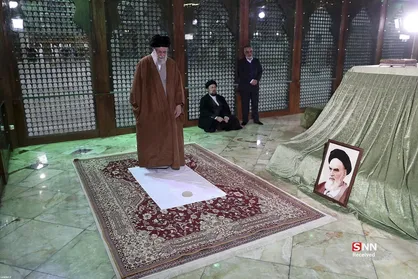 حضور رهبر انقلاب در مرقد مطهر امام راحل و گلزار شهدای بهشت زهرا