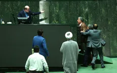 سابقه نماینده شیروان در توهین/ انتشار تصویر درگیری مجلس در گاردین؛ نوبت بین‌المللی شدن است