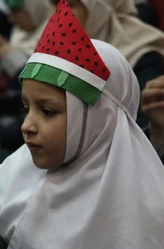 فعالیت خیریه دانشجویان علامه در تهران/ گذراندن یک شب شاد در کنار کودکان کار