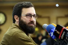 محمد حسنی: سازمان رسانه‌ای هنری اوج از طریق فروش محصولات به تامین بودجه خود می‌پردازد / نقش شهید سلیمانی در ساخت سریال پایتخت ۵