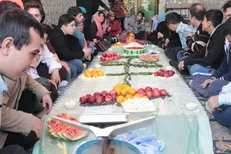 دانشجویان دانشگاه علوم قضایی جشن شب یلدا را در جمع کودکان کم‌توان ذهنی برگزار کردند