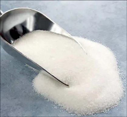 عرضه قند و شکر و روغن به قیمت مصوب با حضور گشت تعزیرات
