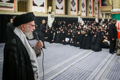 رهبر انقلاب: جمهوری اسلامی دست&zwnj;پر خود را در این دوازده روز به دنیا نشان داد