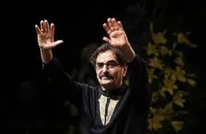 استاد موسیقی ایران در سالن ورزشی روی صحنه رفت