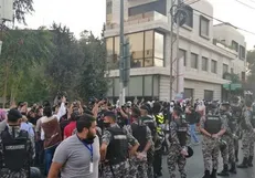 تظاهرات اردنی‎‌ها مقابل سفارت فرانسه در امان