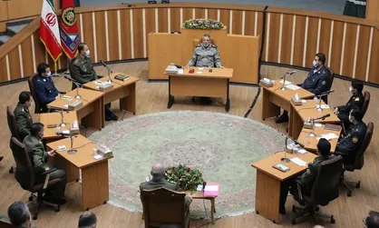 نشست هم اندیشی فرمانده کل ارتش با دانشجویان دوره ۳۳ دافوس
