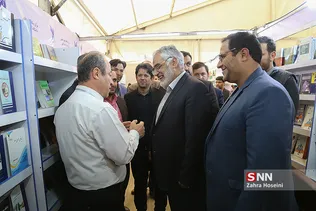 رئیس دانشگاه آزاد در ناشران دانشگاهی در سی و دومین نمایشگاه بین المللی کتاب
