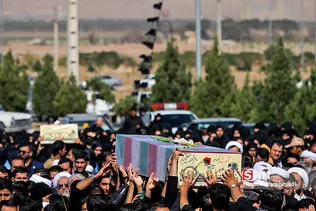 تشییع و تدفین دو شهید گمنام در دانشگاه پیام نور قم