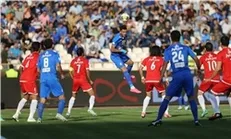 فروش بلیت ۳۰ هزار تومانی/ همدردی تماشگران استقلال با خانواده‌های قربانیان کشتی سانچی