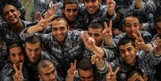 جانشین فرمانده ناجا: سلامتی سربازان بسیار مهم است/سربازخانه‌ها ضدعفونی شده اند