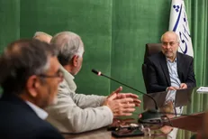 قالیباف: برنامه هفتم به دنبال حل مشکلات خیّران و گروه‌های جهادی است