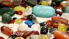 کلاهبرداری ۱۶۰۰ میلیارد ریالی با فروش سنگ‌های قیمتی در شیراز