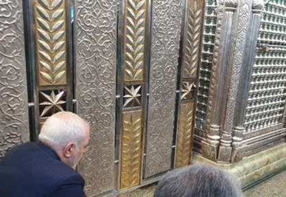 ظریف به زیارت بارگاه مطهر حضرت زینب (س) رفت