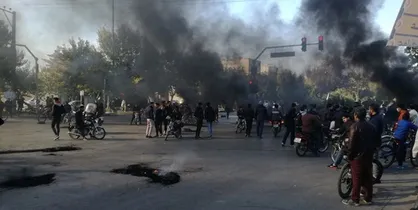 برخی&zwnj;ها با استناد به آمارهای مبهم از میانگین سنی معترضان، نوجوانان را طغیان&zwnj;گر نشان دادند / نمی&zwnj;توانیم مثل امام خمینی جهت طغیان نوجوانان را هدایت کنیم
