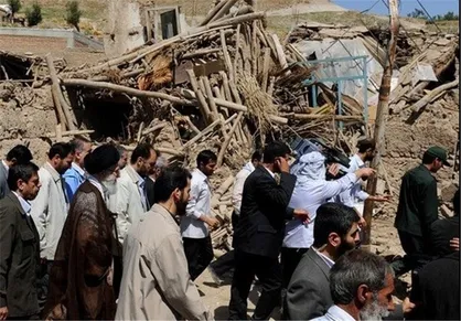 پنجره متفاوتی به دو سفر سرزده رهبر انقلاب به شهر زلزله&zwnj;زده بم در دی&zwnj;ماه ۱۳۸۲ + فیلم
