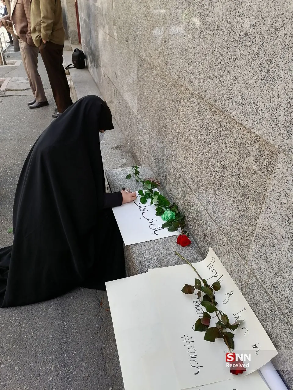 تجمع درمقابل سفارت پاکستان