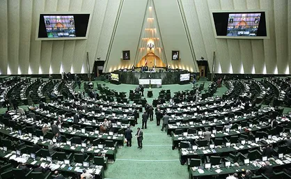 فیلم/ دعوای لفظی دو نماینده در صحن علنی مجلس