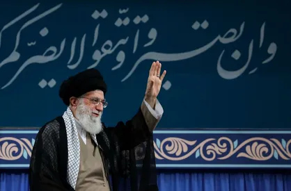 فیلم/ رهبر انقلاب: من می&zwnj;گویم در کشور هیچ بن&zwnj;بستی وجود ندارد