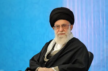 رهبر انقلاب: کشورهایی که با رژیم غاصب نَرد دوستی می&zwnj;بازند سرمایه&zwnj; فلسطین را تاراج می&zwnj;کنند / ملّت افغانستان مراقب ابزارهای اطّلاعاتی و سلاح&zwnj;های جنگ نرم آمریکا باشند