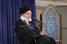 رهبر انقلاب: امروز نمی‌توان فقاهت را غرق شدن در احکام فردی و عبادی دانست/ فقه امت‌ساز محدود به حد و اندازه احکام عبادی و وظایف فردی نیست + فیلم