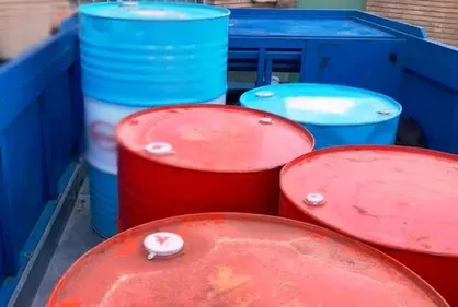 کشف بیش از ۱۰۰۰ لیتر روغن&lrm; &lrm;&rlm; موتور قاچاق در ساوجبلاغ