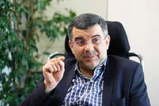 سرپرست جدید دانشگاه ایلام نیروهای موجود را به تحرک وادارد/ ویزیت همزمان چند بیمار مایه‌ شرمساری است